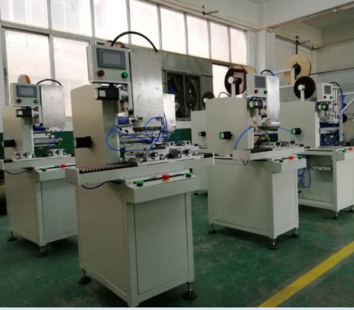 如何選擇半自動與全自動貼標機？